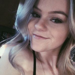 Meet your Posher, Cassandra